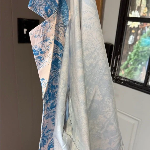 Blue and Cream Women's Printed Set (Almost Identical to the Commense version) - Picture 9 of 11